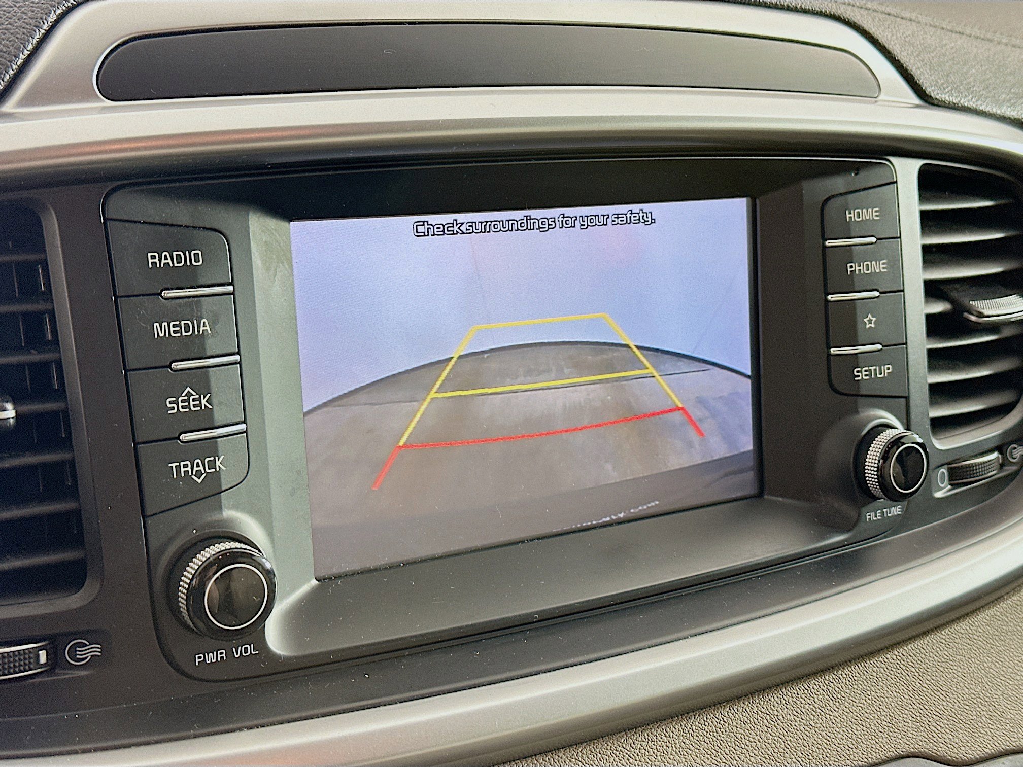 Used 2019 Kia Sorento LX image 22