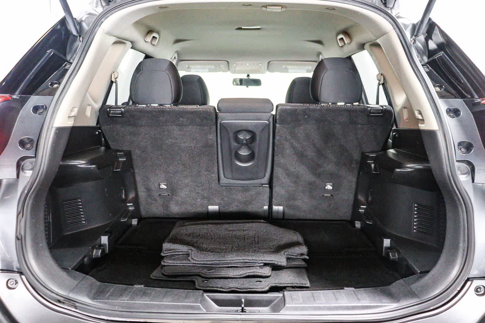 Used 2017 Nissan Rogue S FWD image 25