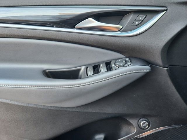 Used 2022 Buick Enclave Essence w/ Sport Touring Edition image 26