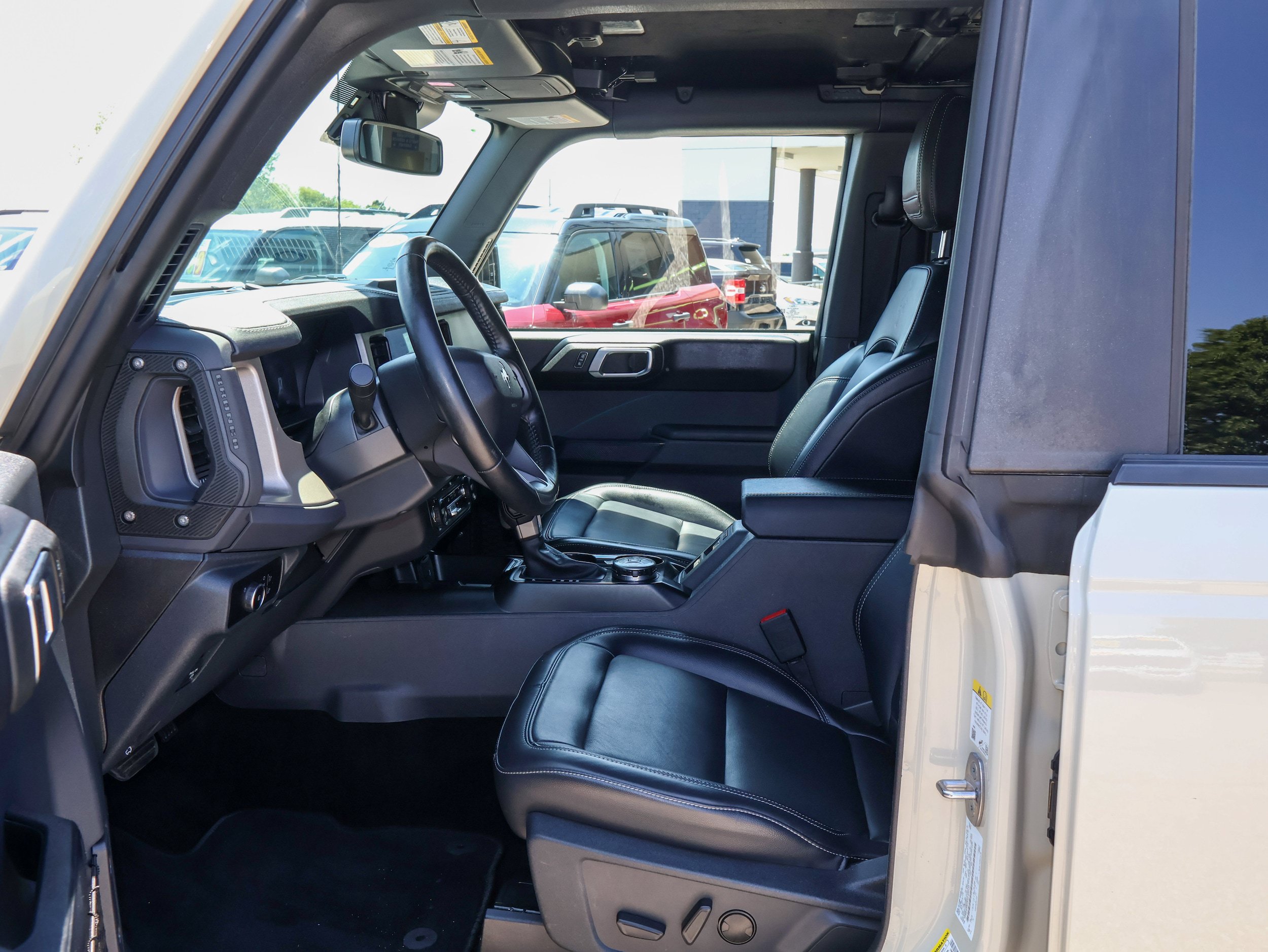Used 2025 Ford Bronco Outer Banks AWD/4WD image 11