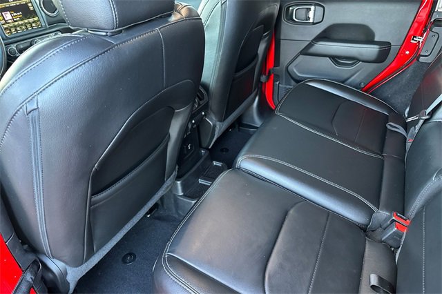 Used 2021 Jeep Wrangler Unlimited Sahara w/ Safety Group image 16