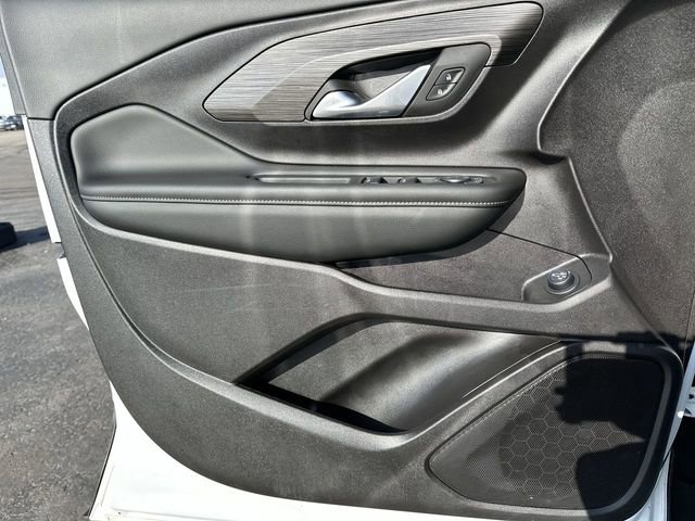 Used 2024 GMC Terrain SLE w/ Driver Convenience Package image 23
