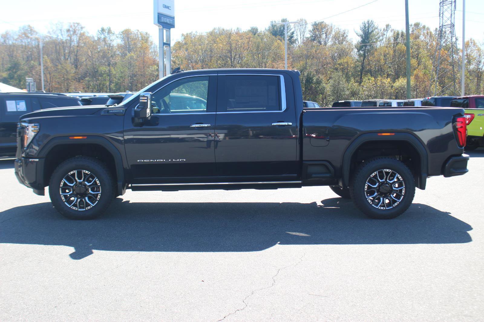 New 2025 GMC Sierra 3500 Denali Ultimate image 4