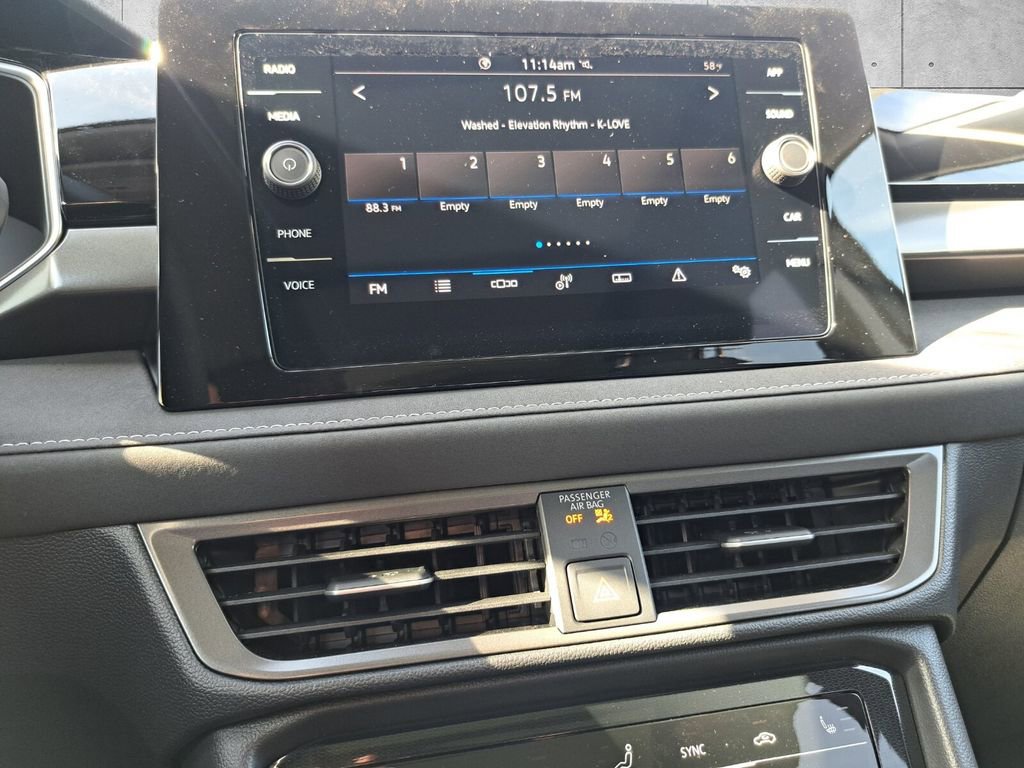 New 2026 Volkswagen Taos SE image 9