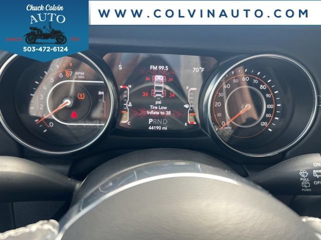 Used 2022 Jeep Wrangler Unlimited Sahara AWD/4WD image 19