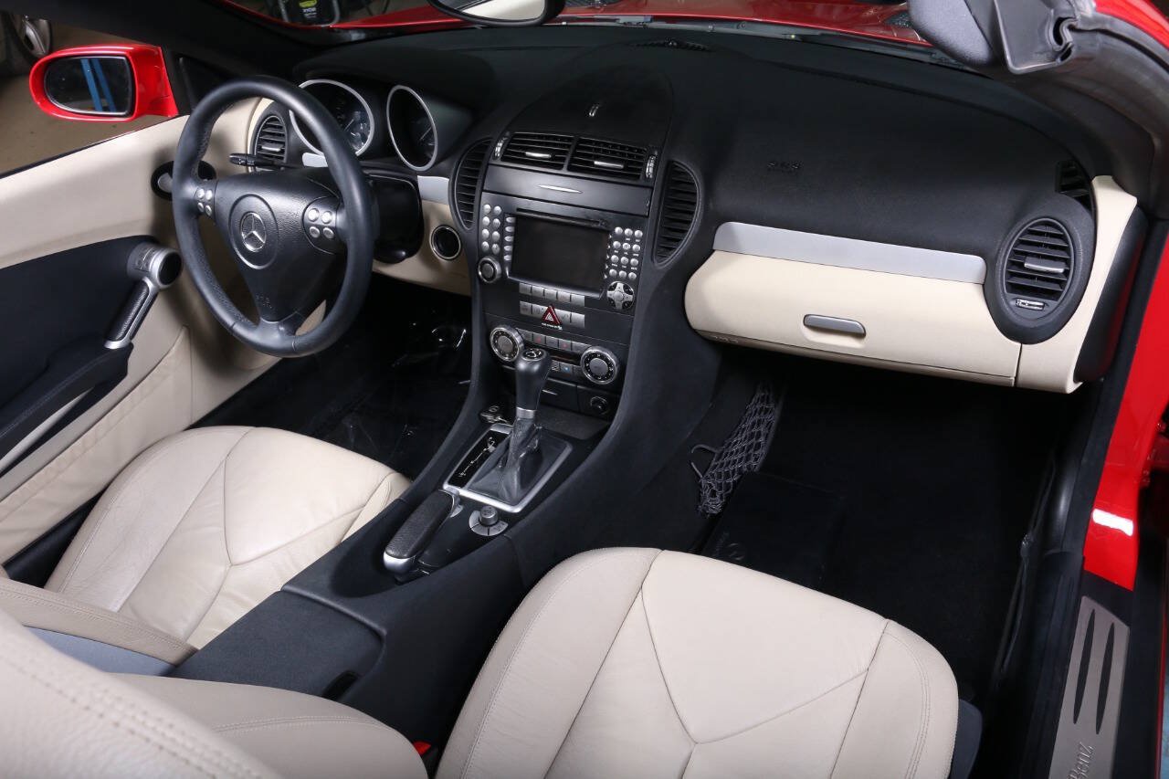 Used 2005 Mercedes-Benz SLK 350 w/ Entertainment Pkg image 53