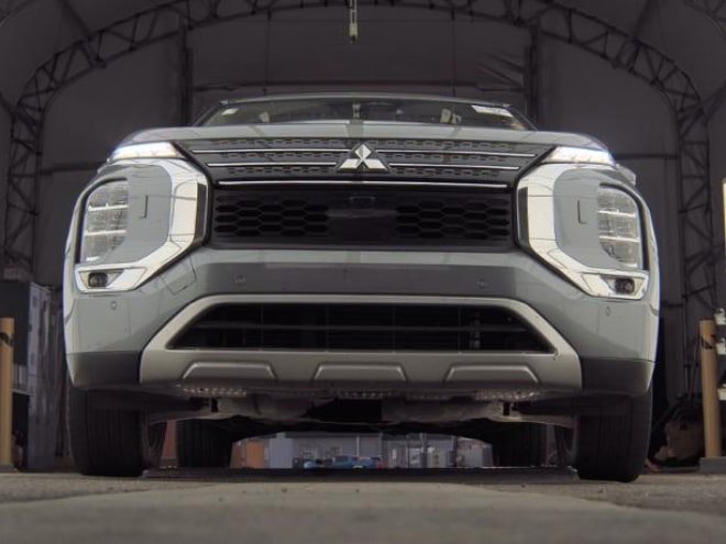 Used 2024 Mitsubishi Outlander SE Black Edition image 4