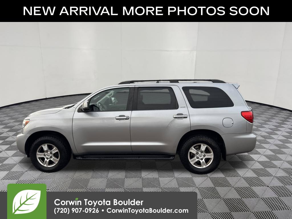 Used 2015 Toyota Sequoia SR5 w/ Premium Package AWD/4WD image 4