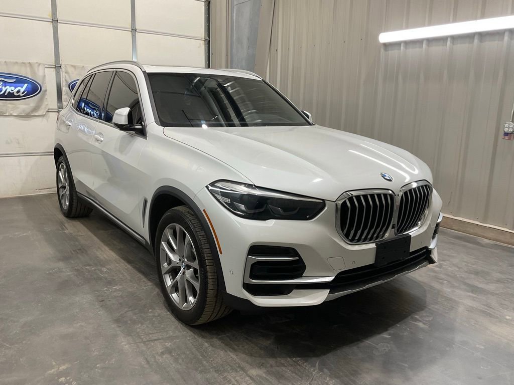 Used 2023 BMW X5 xDrive40i w/ Premium Package video 1