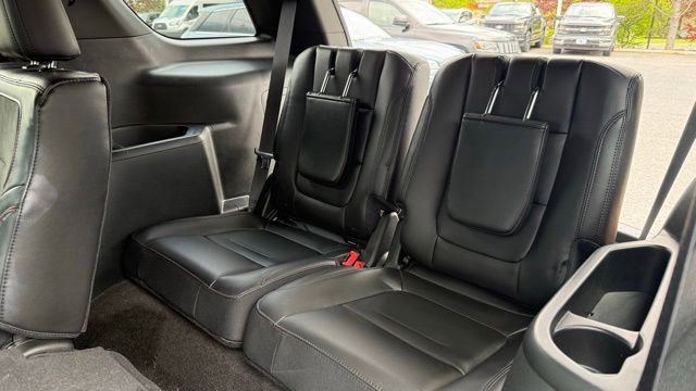 Used 2018 Ford Explorer XLT w/ Equipment Group 202A AWD/4WD image 21