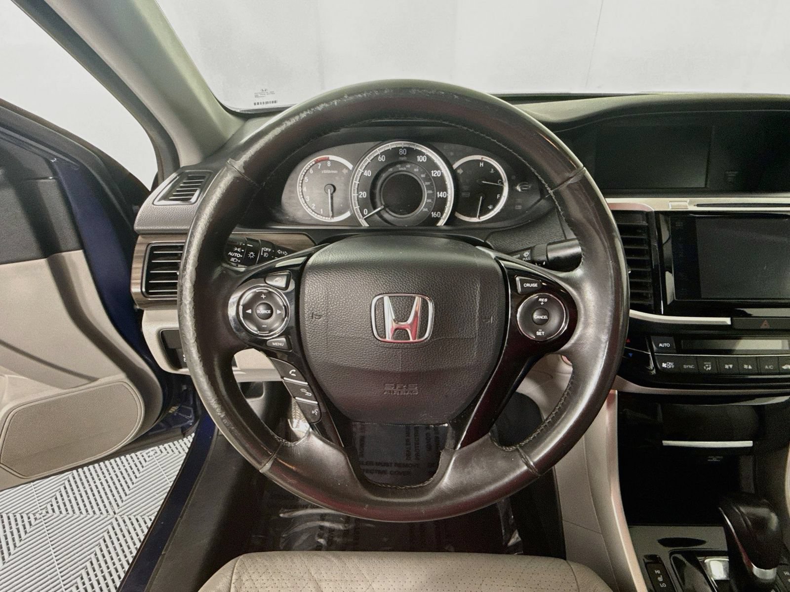 Used 2017 Honda Accord EX-L image 14