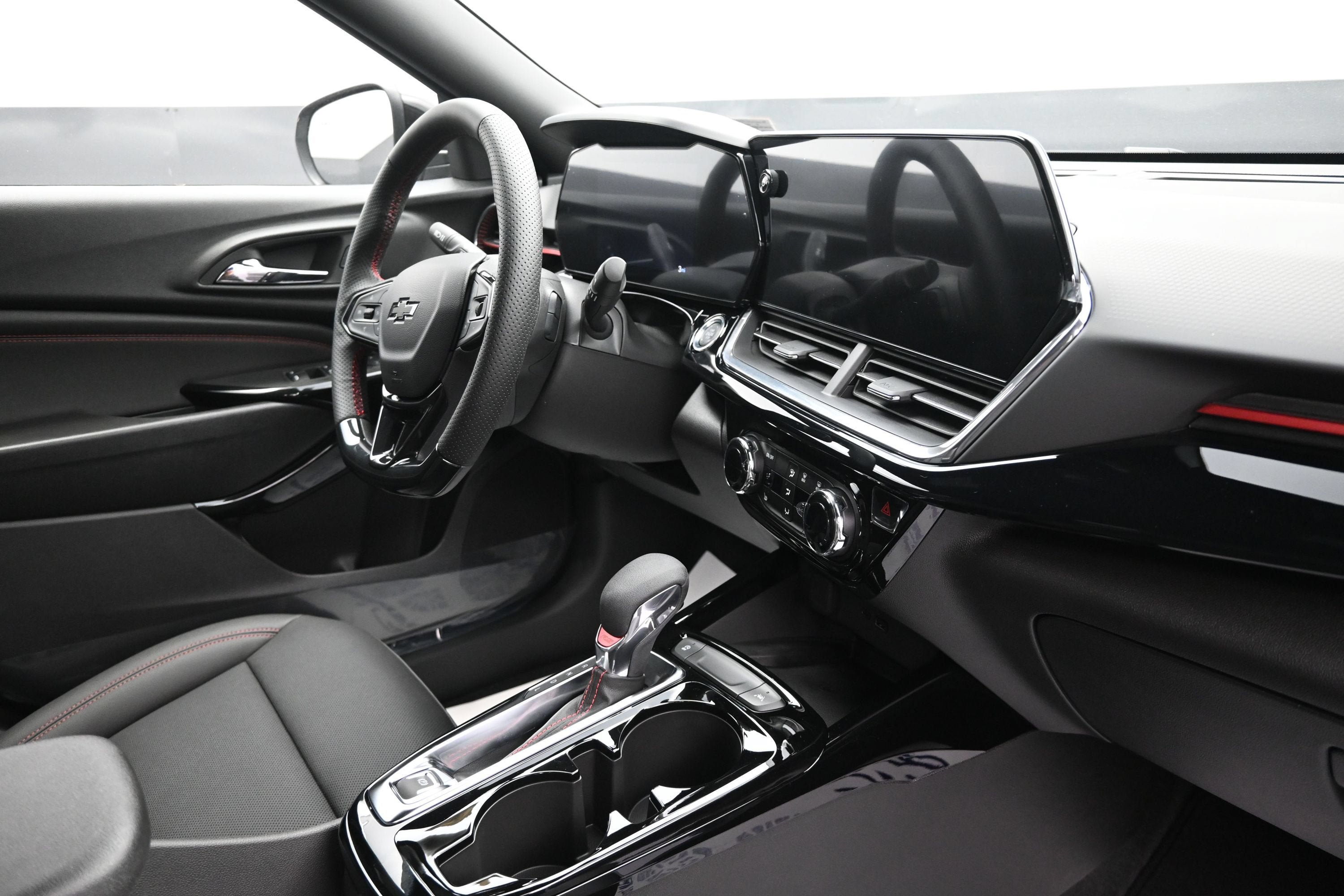 New 2026 Chevrolet Trax RS w/ Sunroof Package FWD image 31