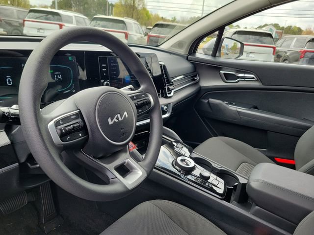 Used 2025 Kia Sportage LX image 13