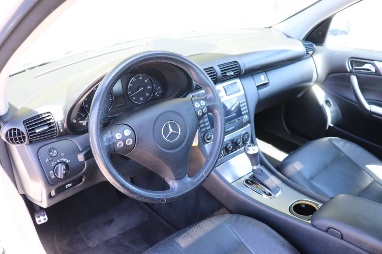 Used 2006 Mercedes-Benz C 230 Sedan image 12