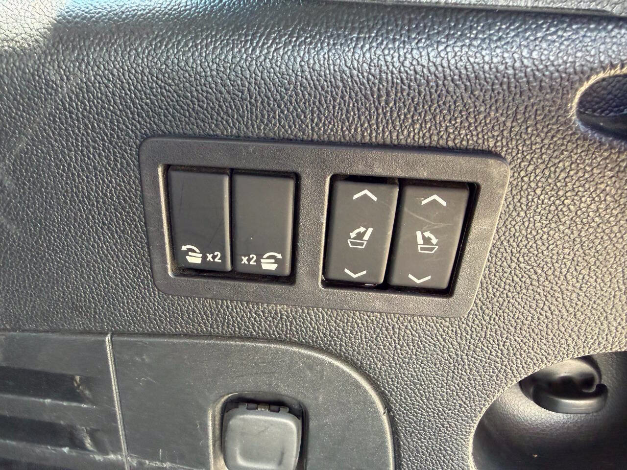 Used 2019 Chevrolet Suburban 3500 LT AWD/4WD image 36