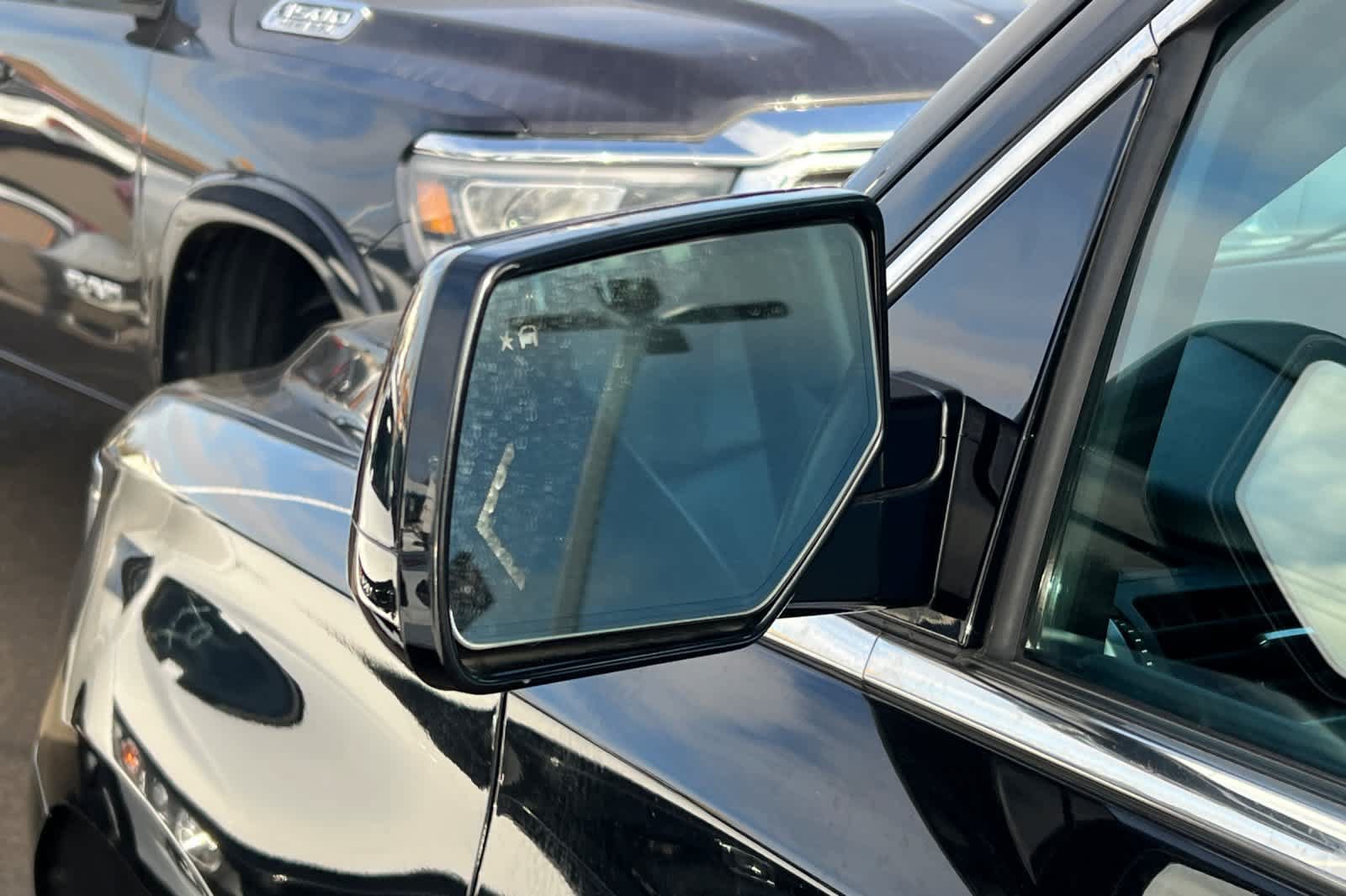 Used 2019 Chevrolet Suburban LT AWD/4WD image 8