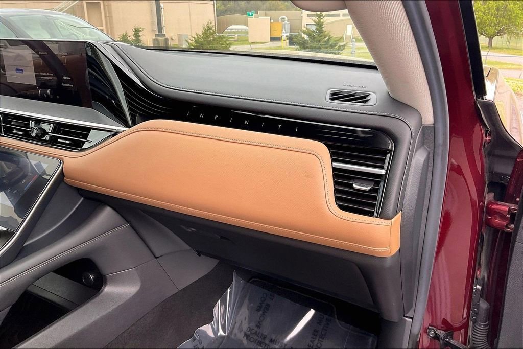 Used 2025 INFINITI QX80 Sensory AWD/4WD image 29