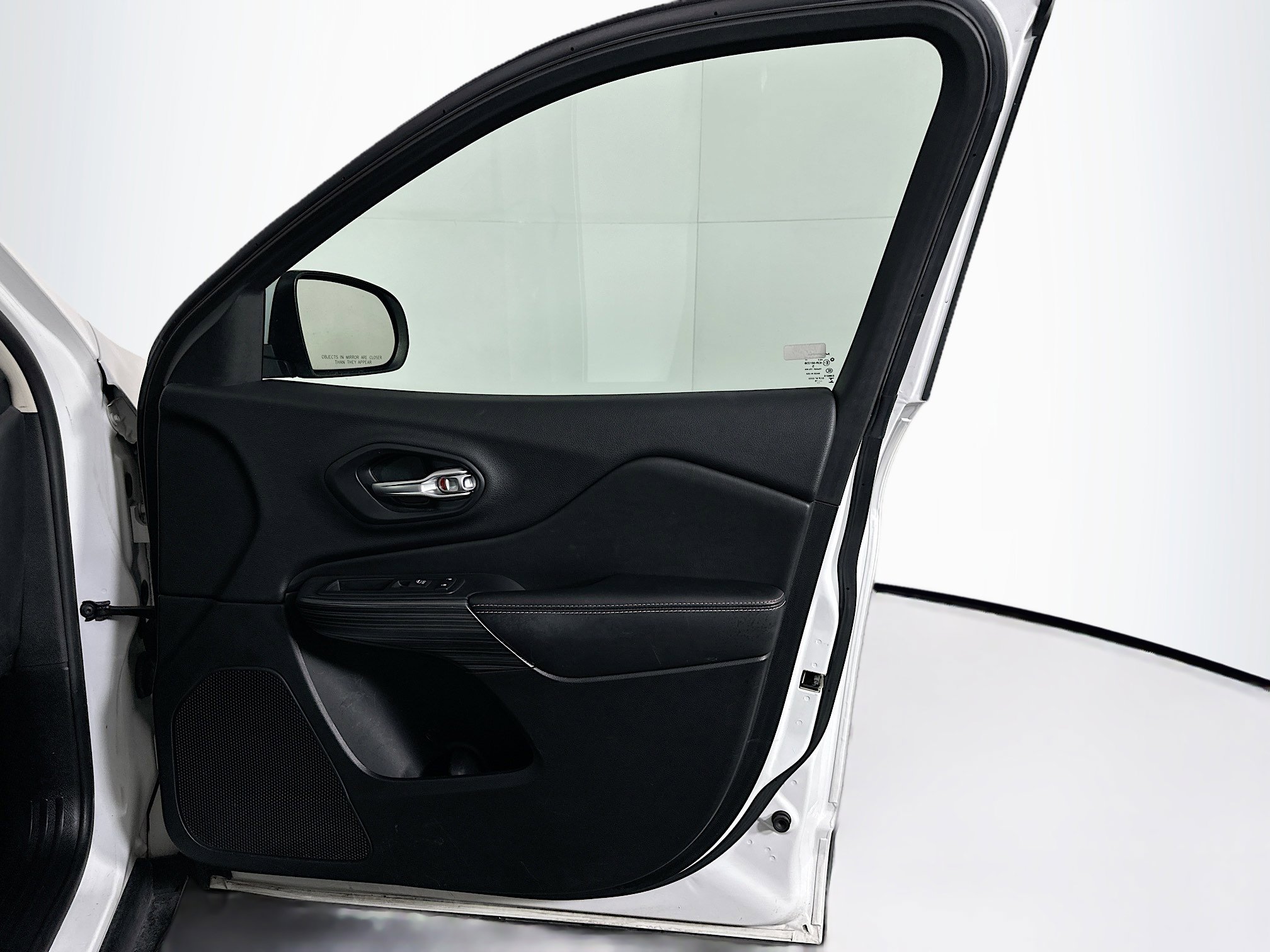 Used 2016 Jeep Cherokee 75th Anniversary image 30