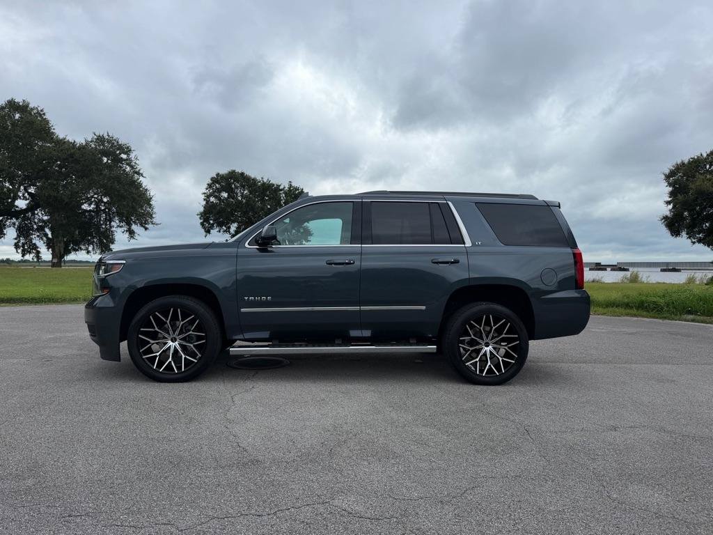 Used 2019 Chevrolet Tahoe LT w/ LT Signature Package RWD image 3