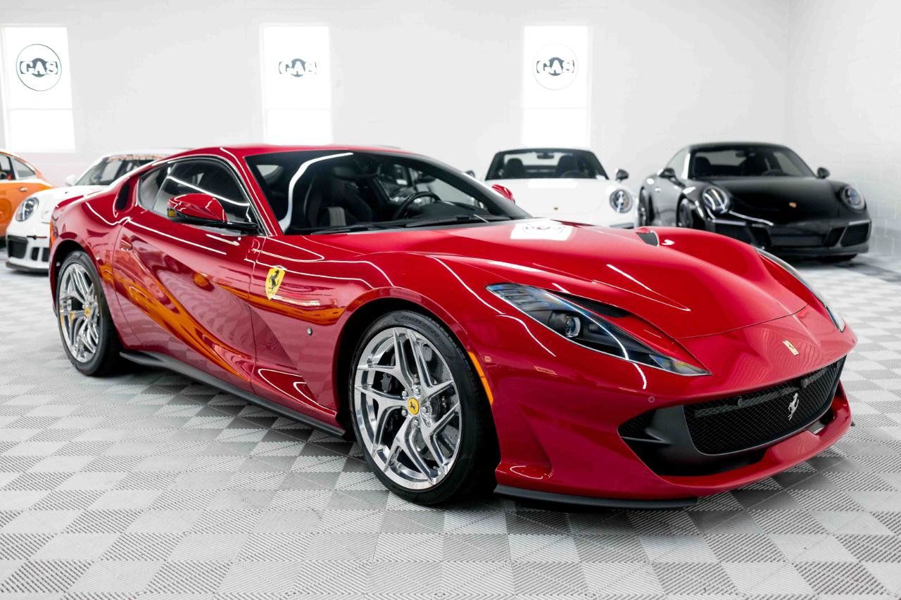 Used 2018 Ferrari 812 Superfast RWD image 6
