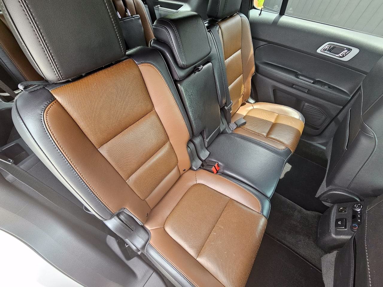 Used 2012 Ford Explorer Limited FWD image 31