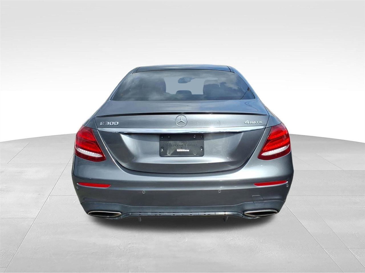 Used 2018 Mercedes-Benz E 300 4MATIC w/ Premium 1 Package image 5