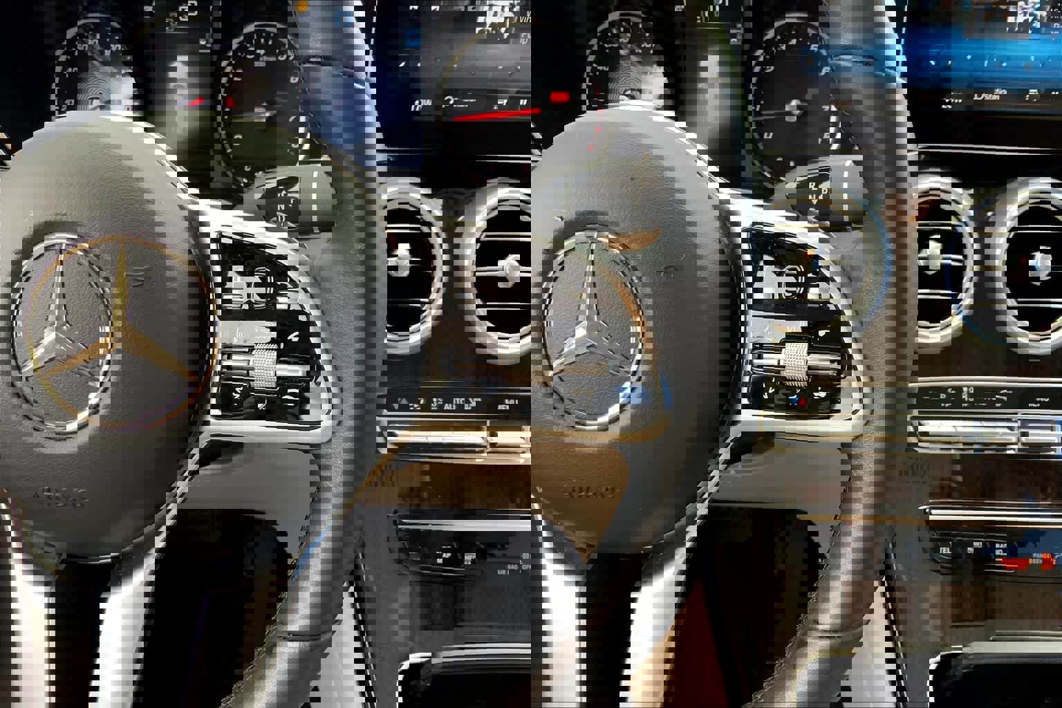 Certified 2022 Mercedes-Benz GLC 300 image 23