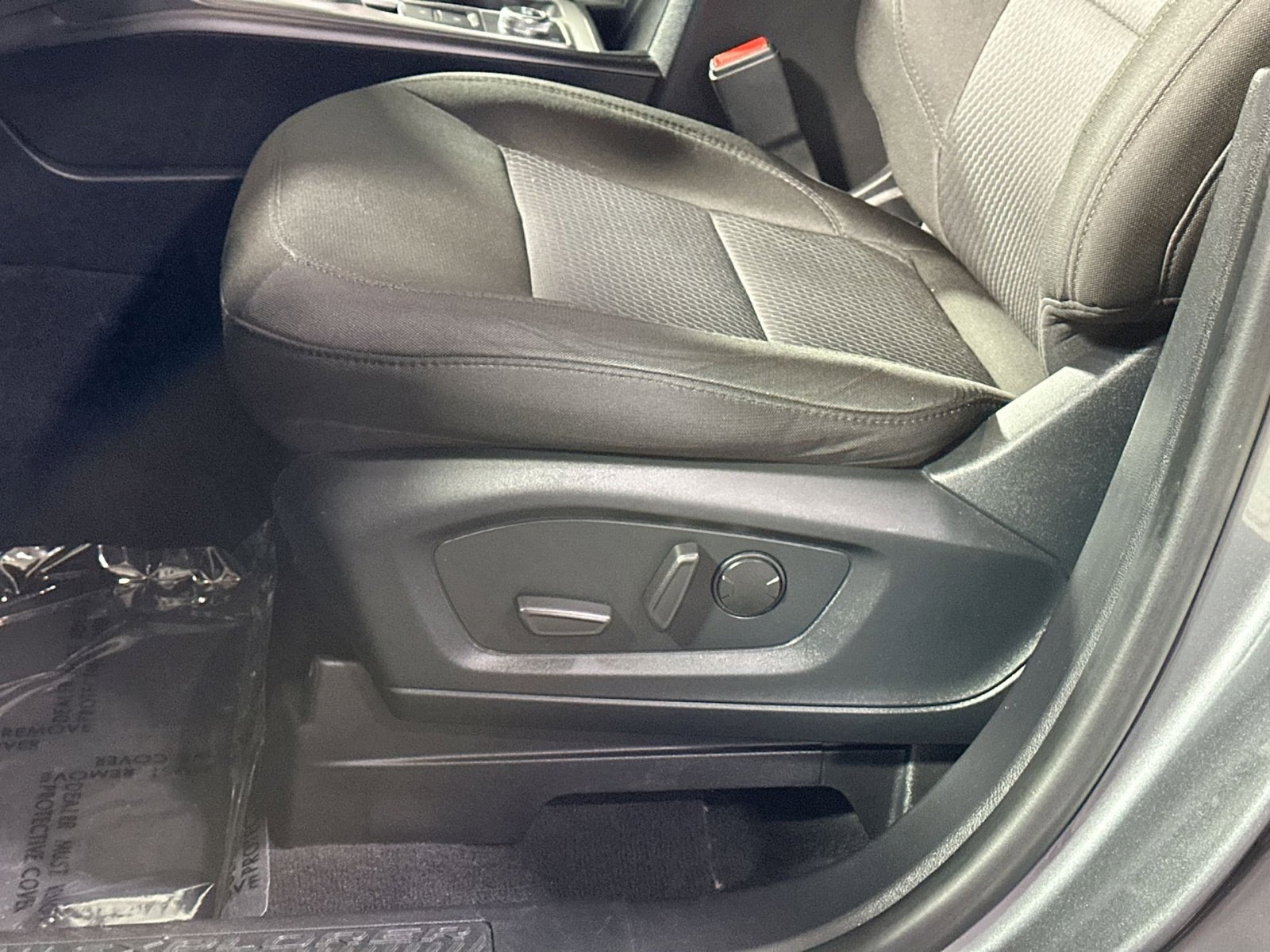 Used 2022 Ford Explorer XLT image 14