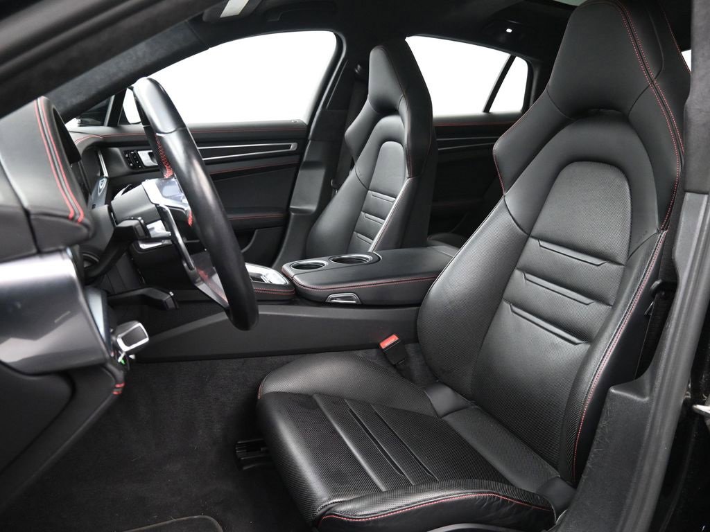 Certified 2019 Porsche Panamera GTS image 5