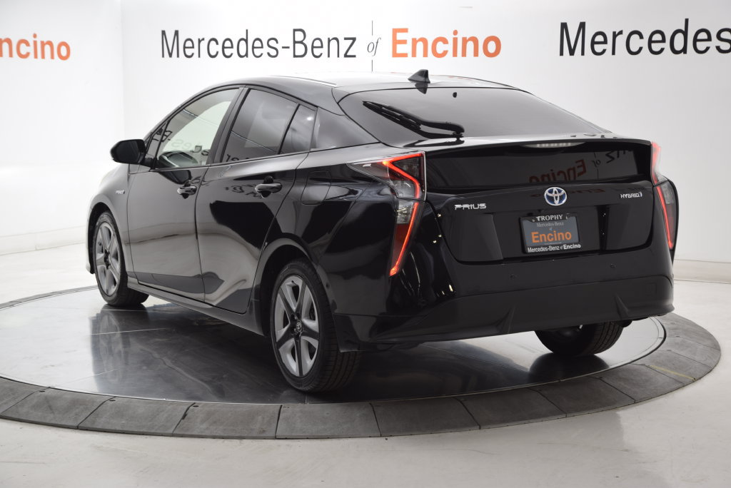 Used 2017 Toyota Prius Three Touring FWD image 4
