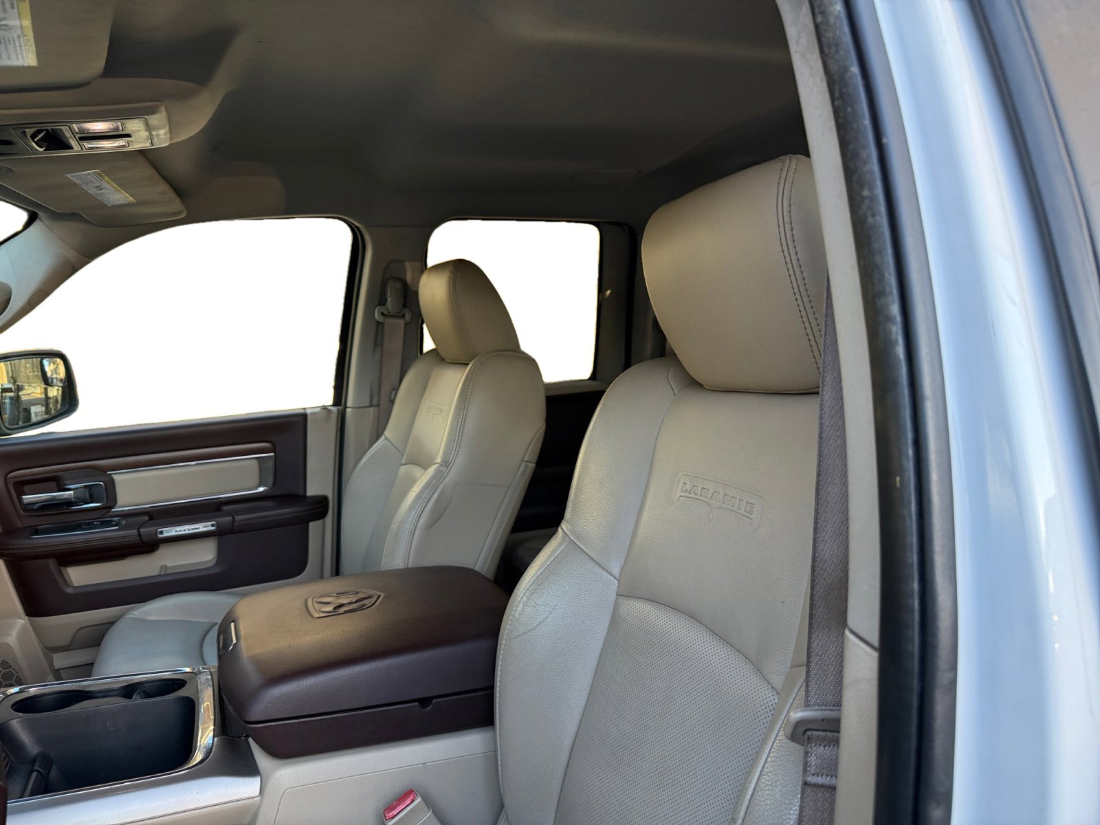 Used 2017 RAM 1500 Laramie AWD/4WD image 7