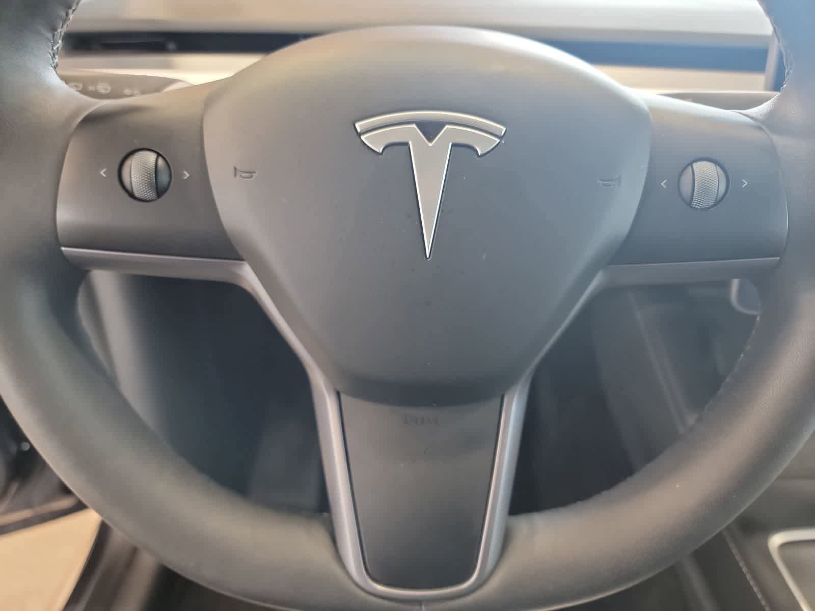 Used 2025 Tesla Model Y Long Range AWD/4WD image 19