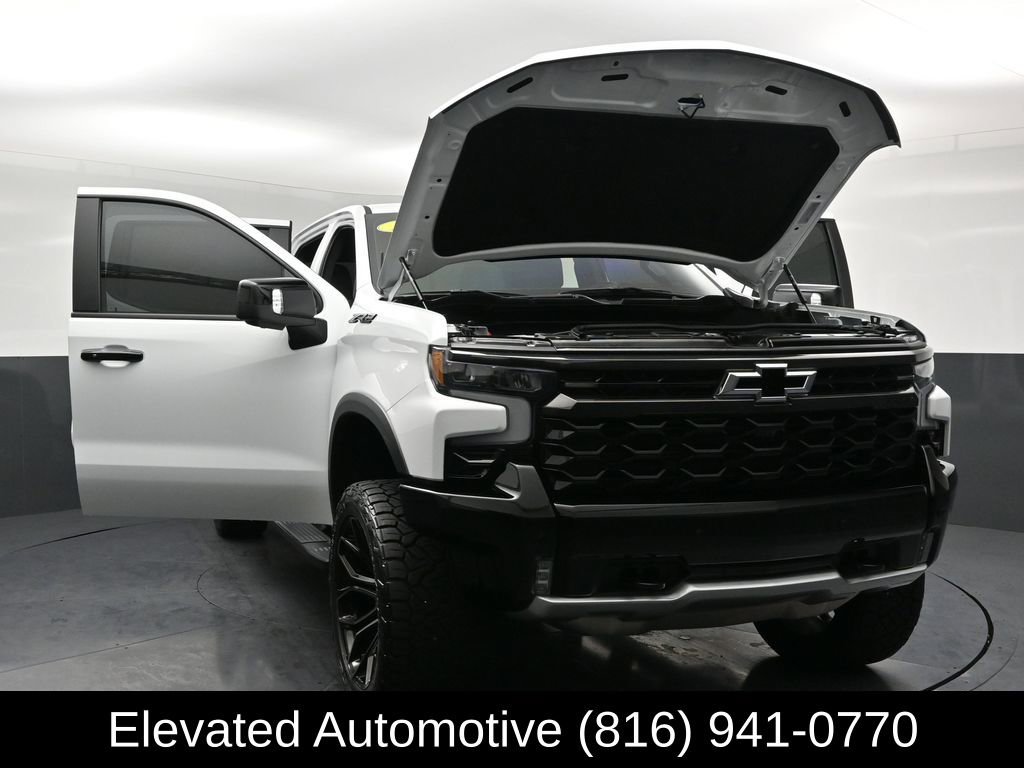Used 2025 Chevrolet Silverado 1500 ZR2 w/ Technology Package image 38