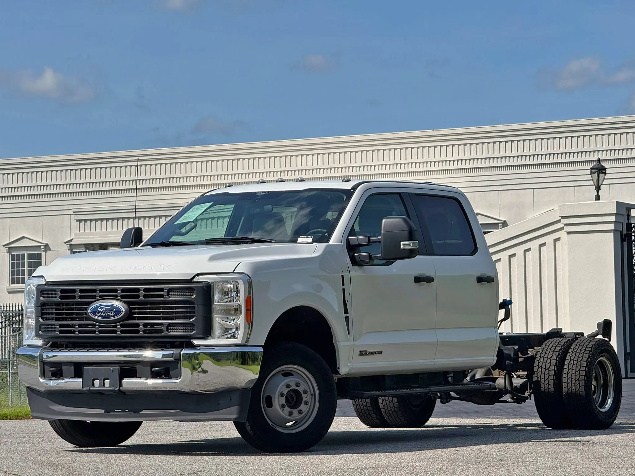 Used 2024 Ford F350 XL w/ XL Chrome Package AWD/4WD image 1