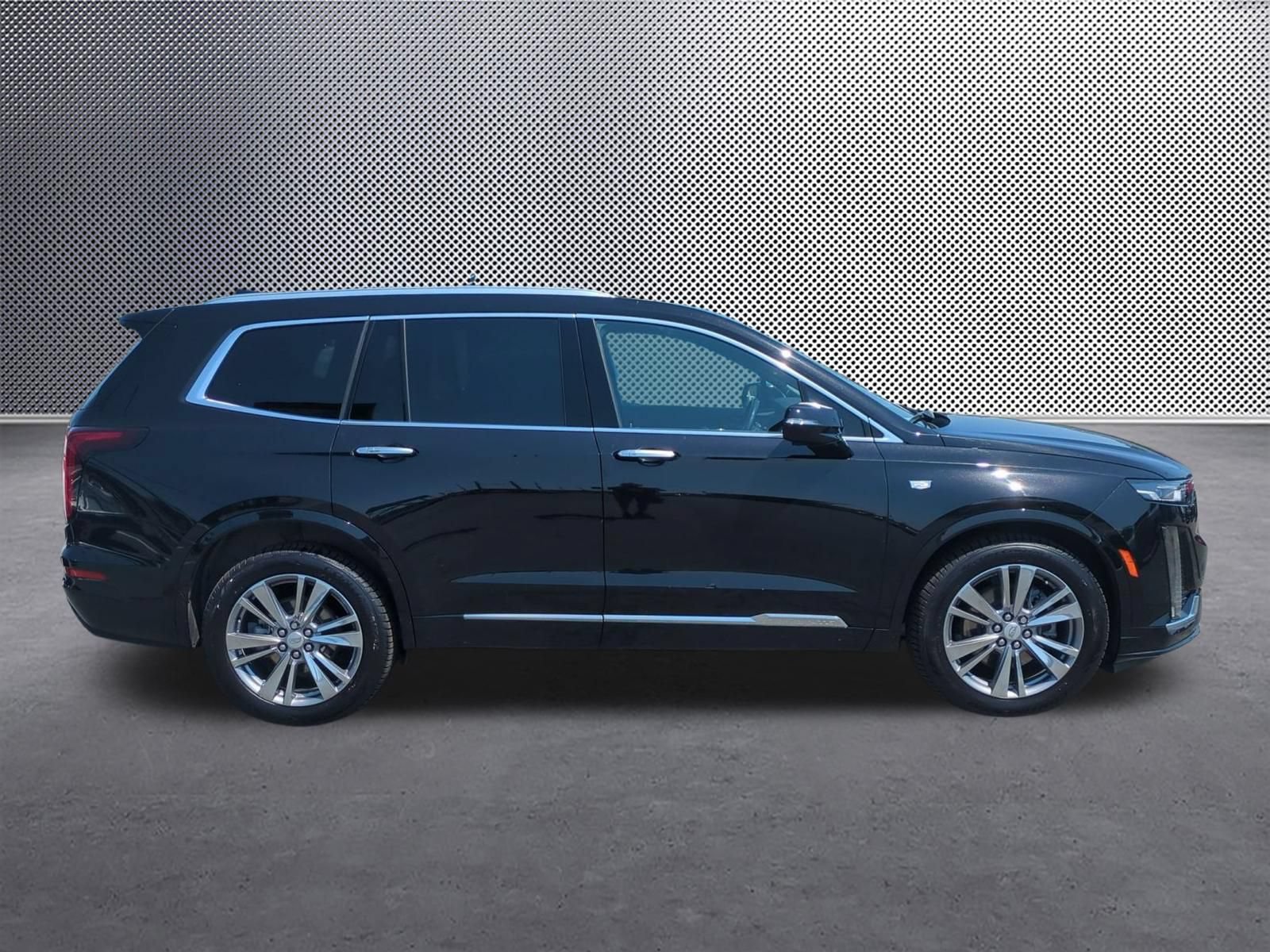 Certified 2024 Cadillac XT6 Premium Luxury AWD/4WD image 6