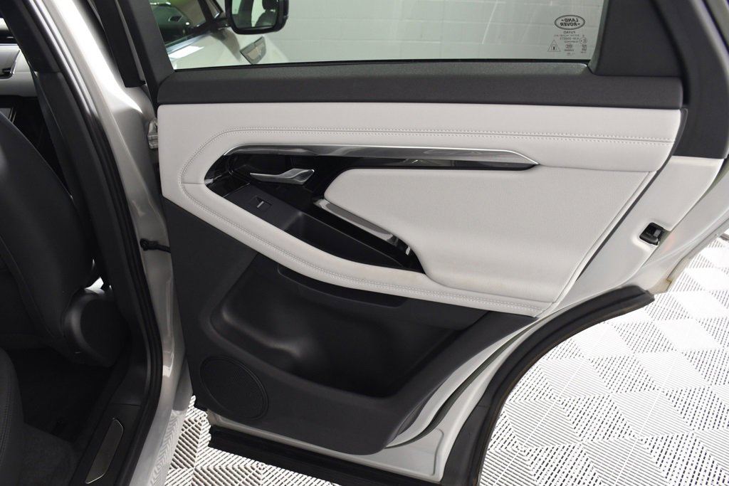 Used 2023 Land Rover Range Rover Evoque R-Dynamic SE image 21