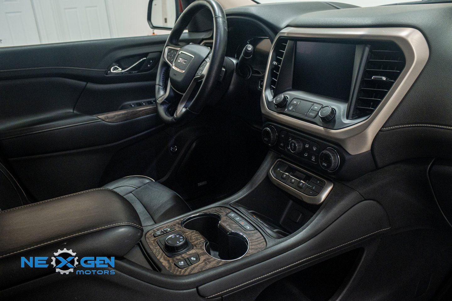 Used 2020 GMC Acadia Denali w/ Denali Ultimate Package image 39