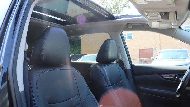 Used 2019 Nissan Rogue SL w/ Premium Package AWD/4WD image 7