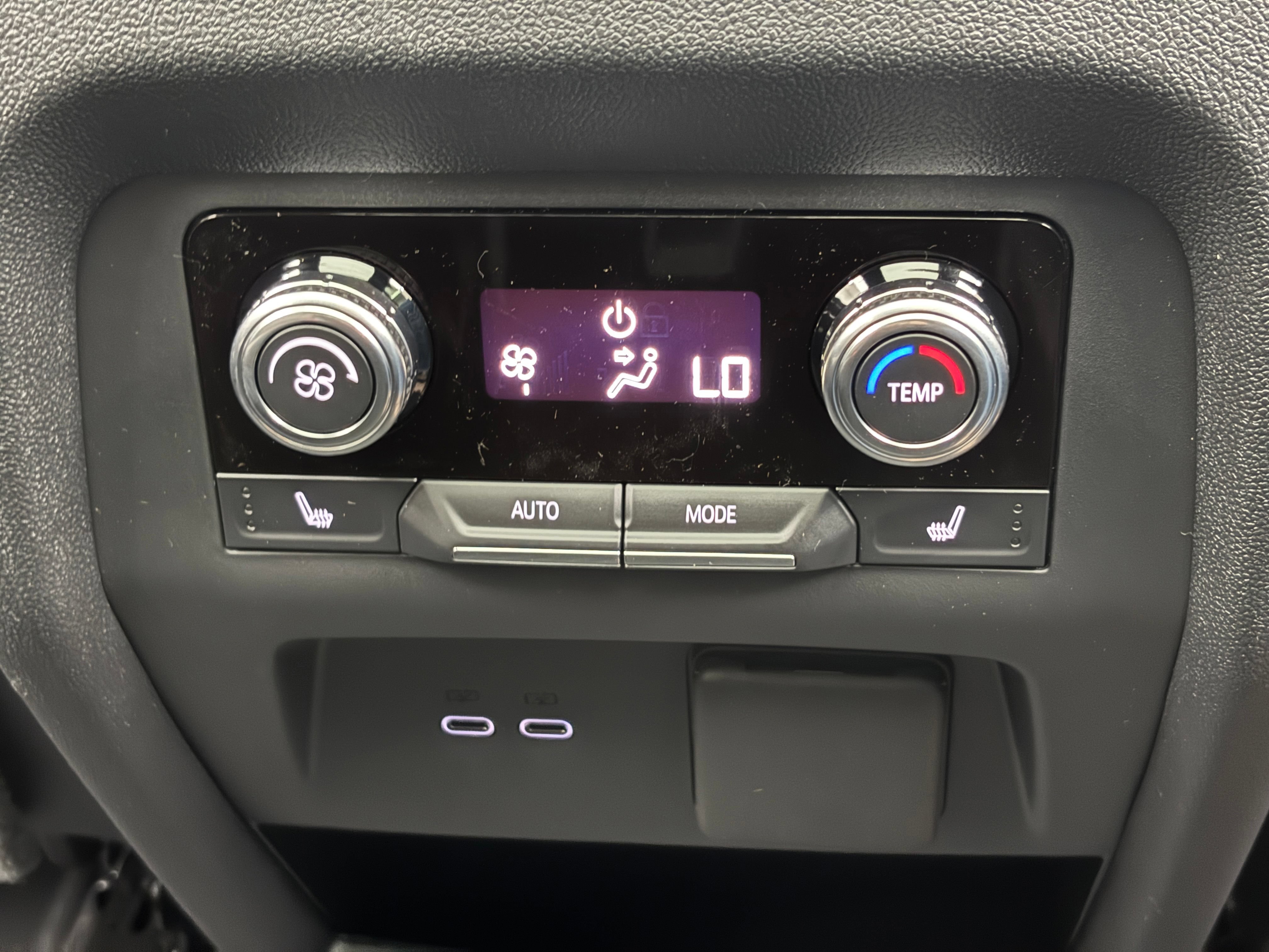 New 2026 GMC Acadia Denali Ultimate w/ LPO, Floor Liner Package AWD/4WD image 9