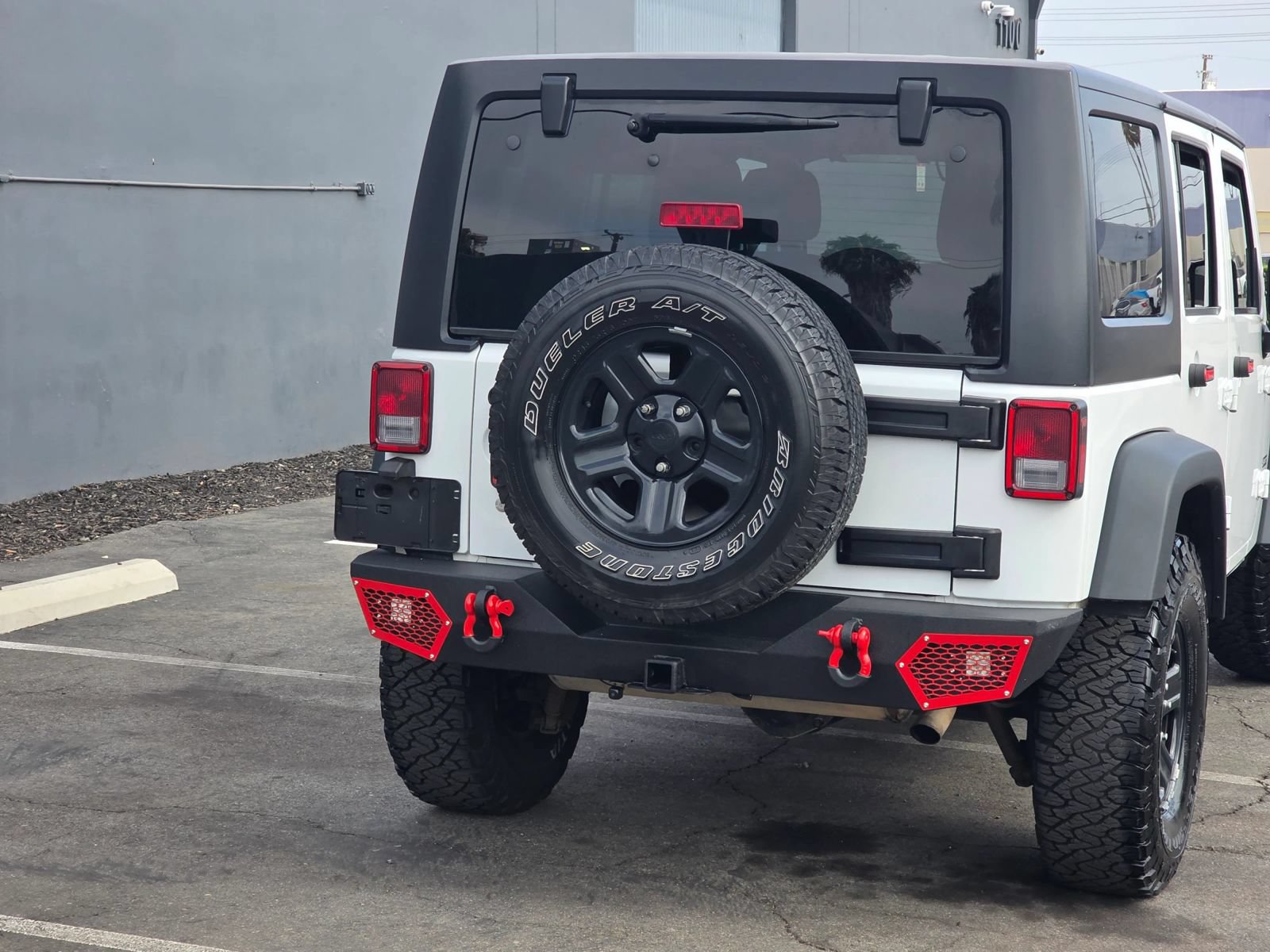 Used 2015 Jeep Wrangler Unlimited Sport w/ Connectivity Group AWD/4WD image 5