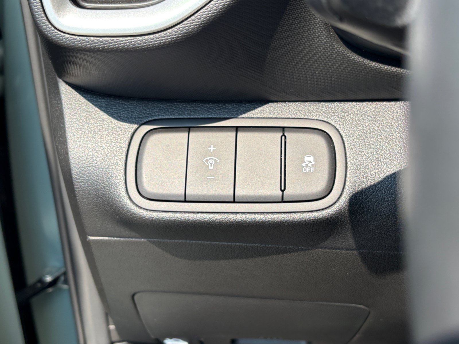 Certified 2025 Hyundai Venue SEL FWD image 12