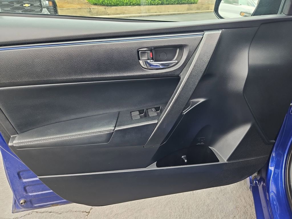 Used 2019 Toyota Corolla SE w/ SE Premium Package FWD image 10