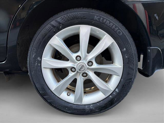 Used 2016 Nissan Versa SL image 9