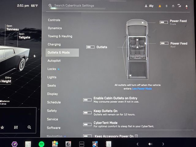 Used 2024 Tesla Cybertruck AWD Crew Cab image 44