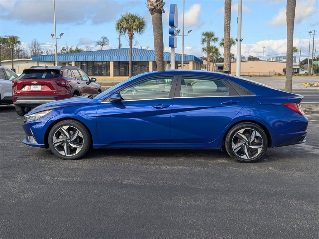 Certified 2023 Hyundai Elantra Limited w/ Cargo Package image 9