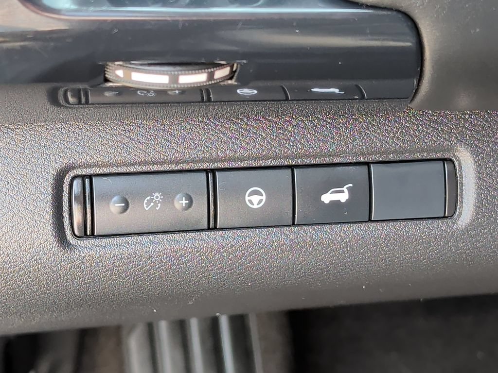 Used 2025 Nissan Pathfinder SV AWD/4WD image 14