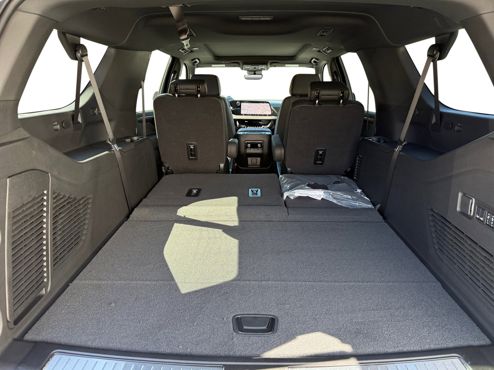 New 2025 Chevrolet Suburban High Country w/ Sun And Tow Package RWD image 17