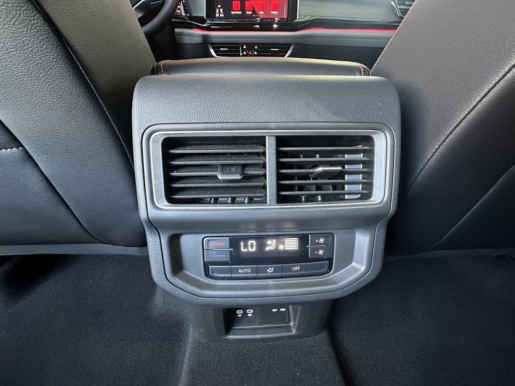 Used 2024 Volkswagen Atlas Peak Edition SEL AWD/4WD image 40