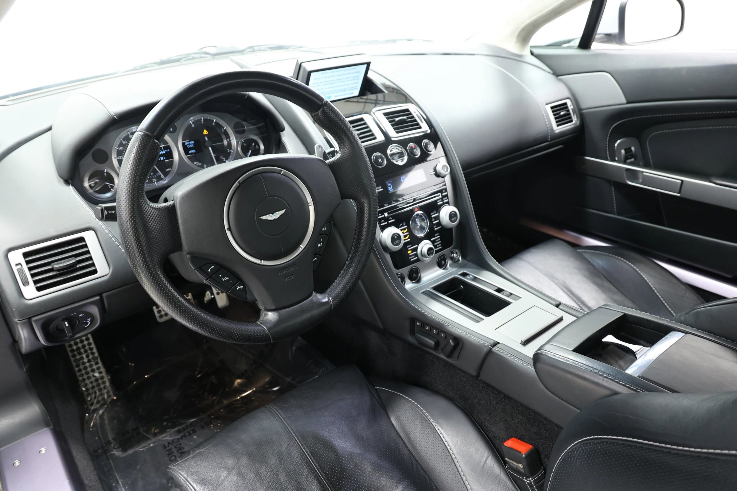 Used 2011 Aston Martin V8 Vantage Coupe image 2