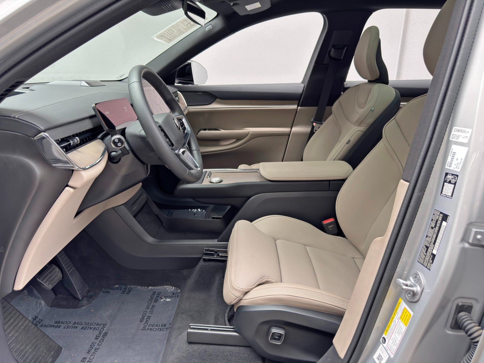 Used 2025 Volvo EX90 Ultra AWD/4WD image 17